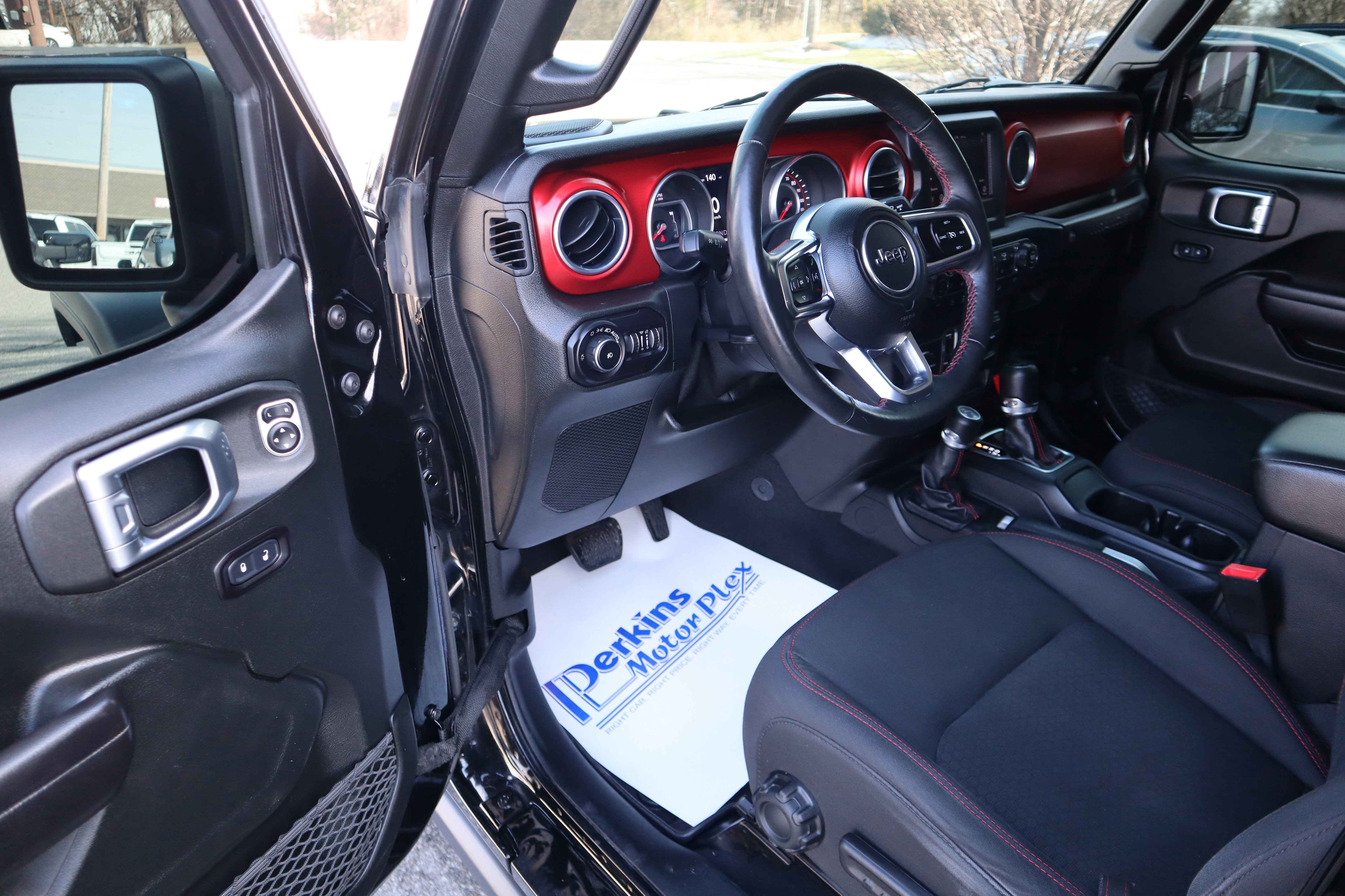 Used 2018 Jeep Wrangler Unlimited Rubicon image 3