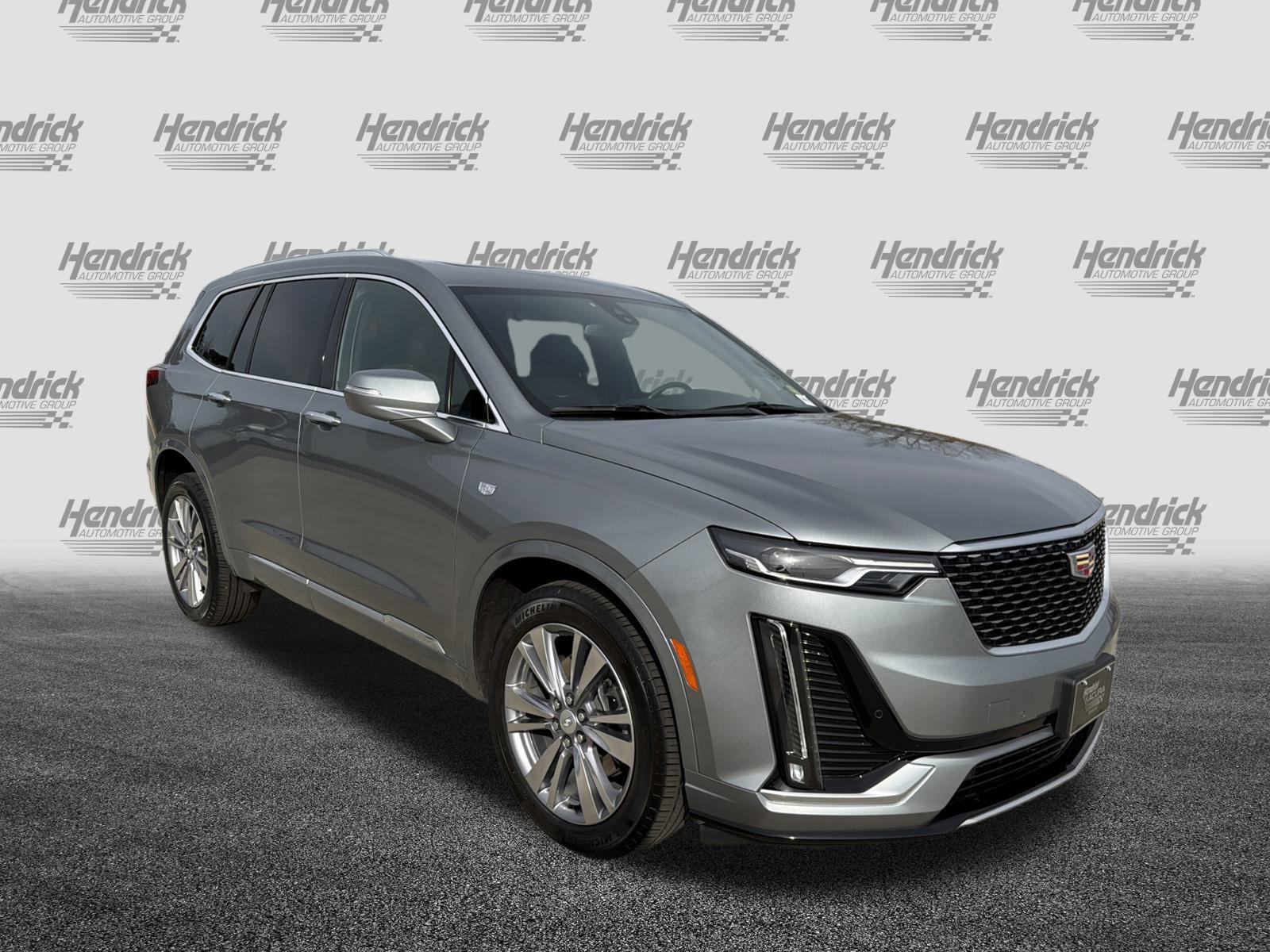 Used 2023 Cadillac XT6 Premium Luxury image 2