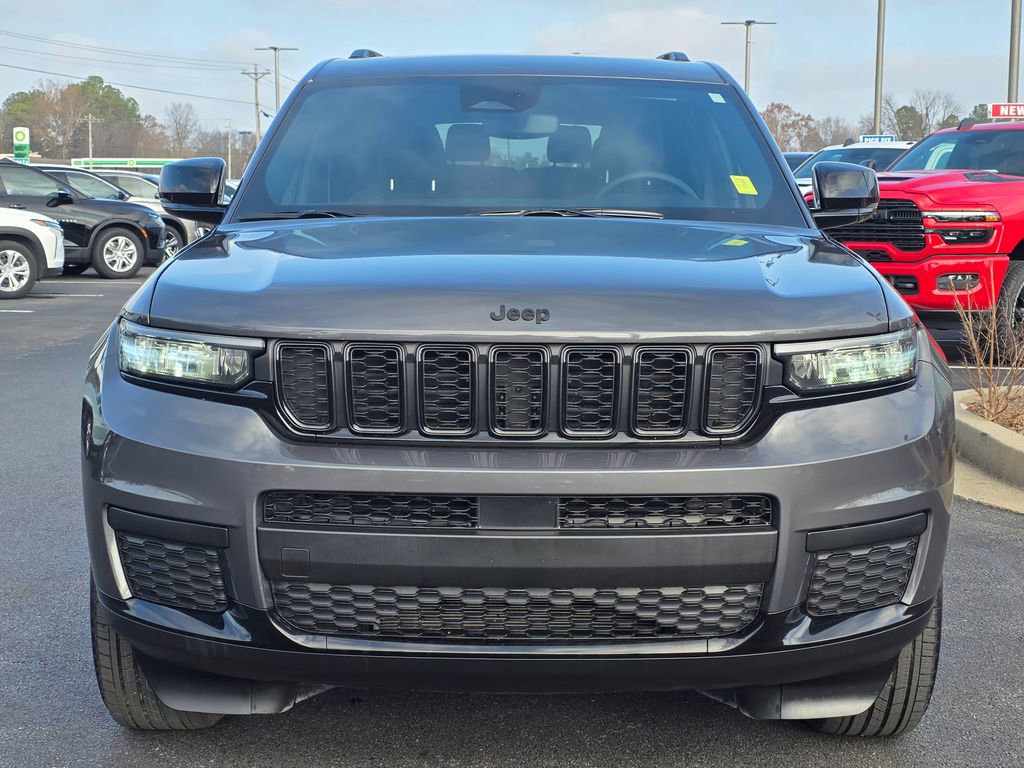 Used 2024 Jeep Grand Cherokee L Altitude image 3