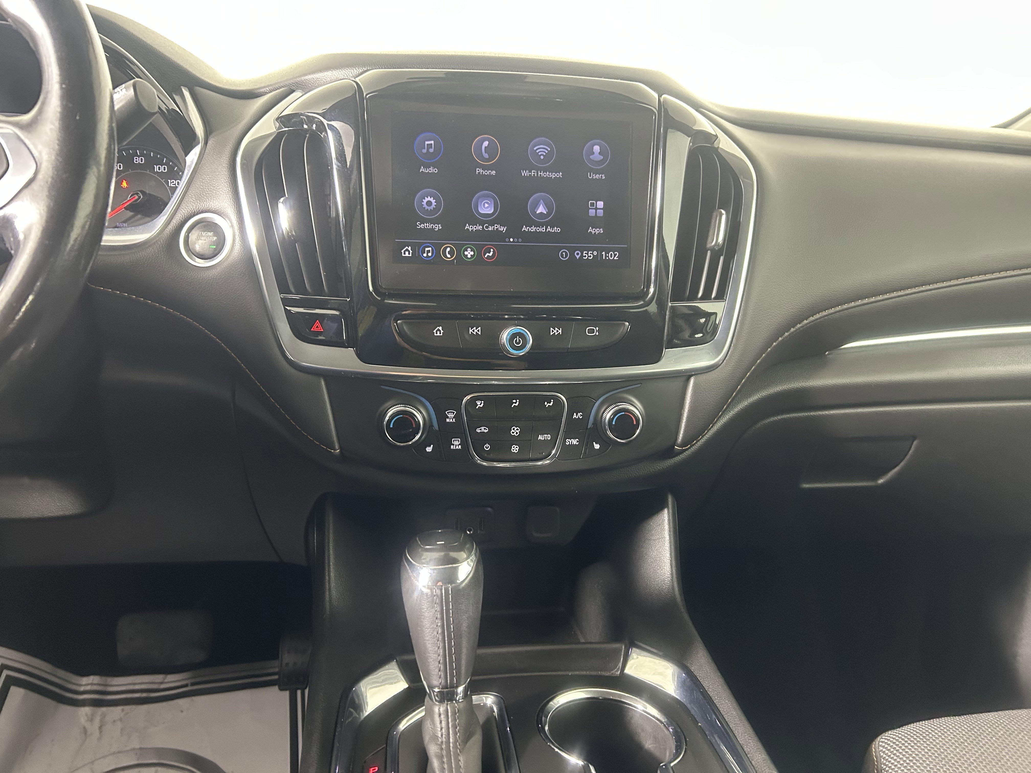 Used 2020 Chevrolet Traverse LT image 35