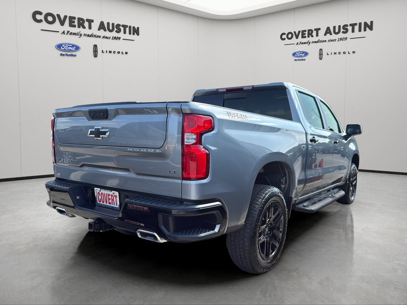 Used 2026 Chevrolet Silverado 1500 LT Trail Boss w/ Convenience Package II AWD/4WD image 6