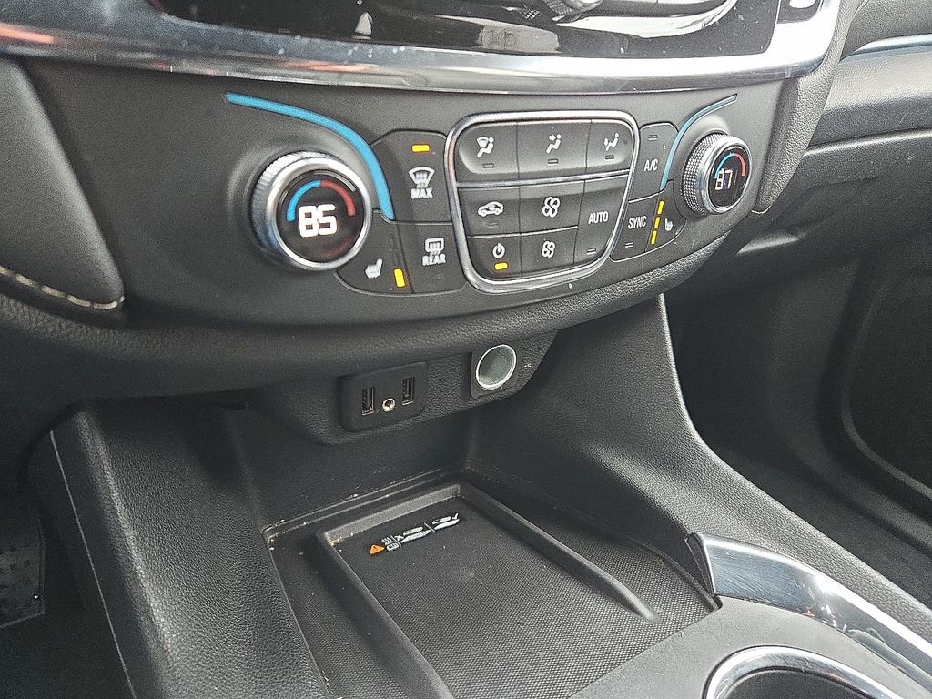 Used 2023 Chevrolet Traverse LT image 22