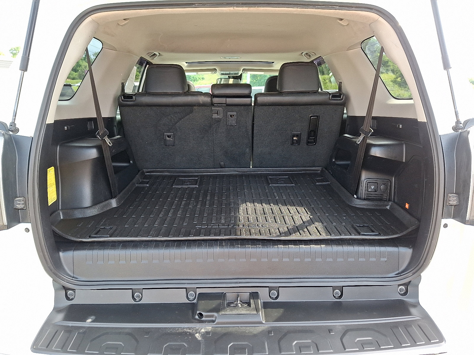 Used 2023 Toyota 4Runner Limited image 30