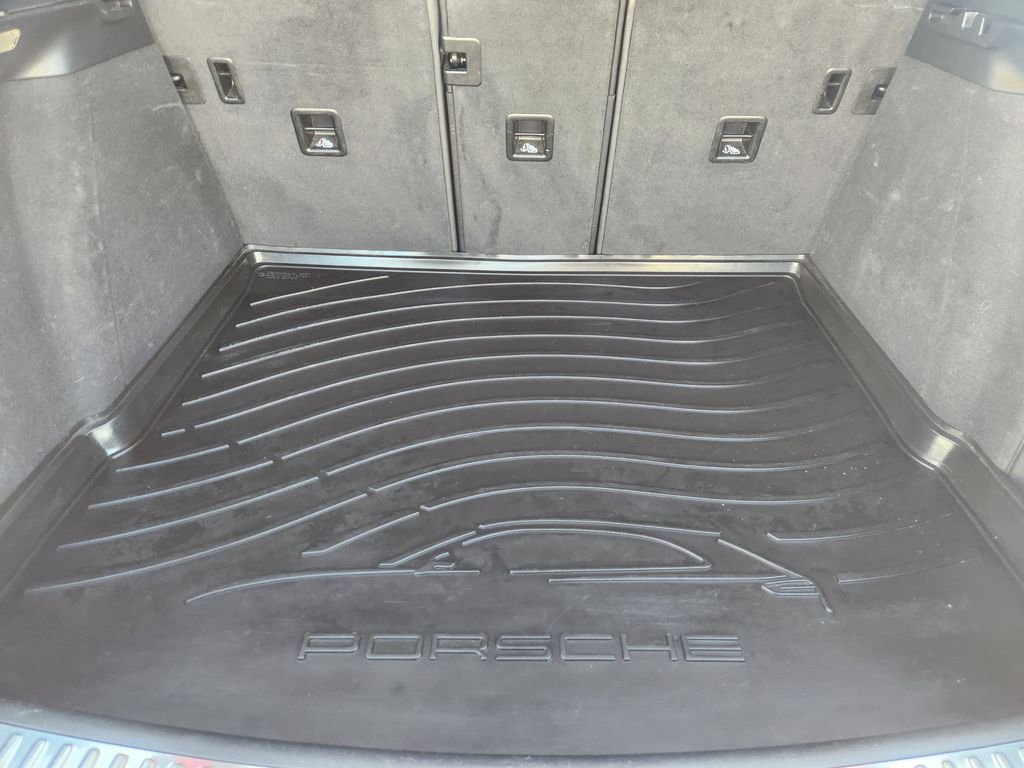 Used 2020 Porsche Macan S image 35