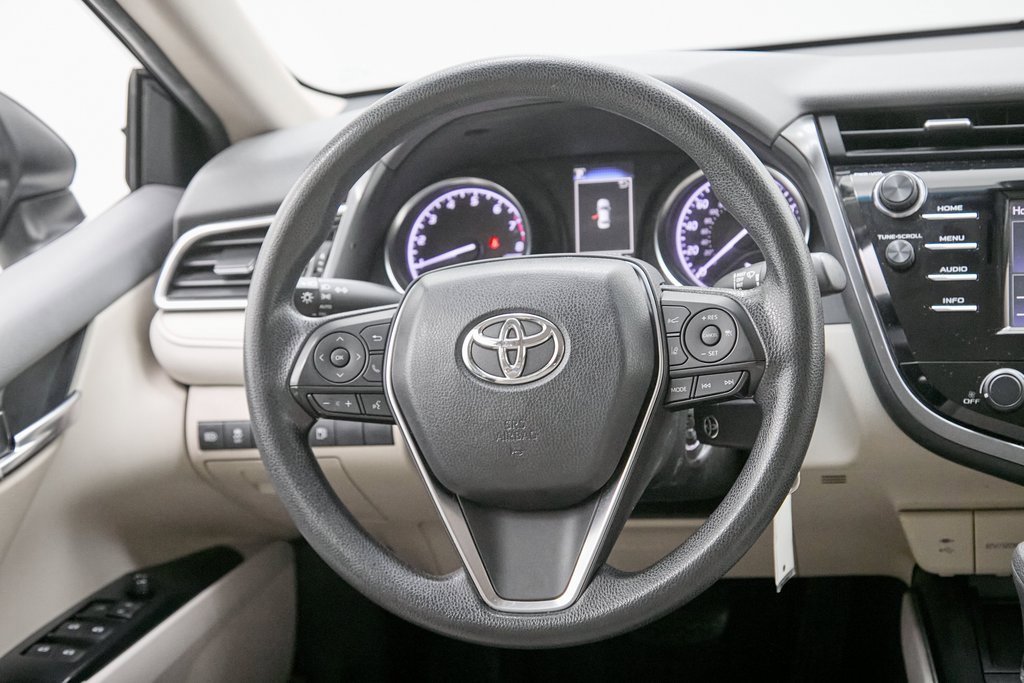 Used 2018 Toyota Camry LE image 25
