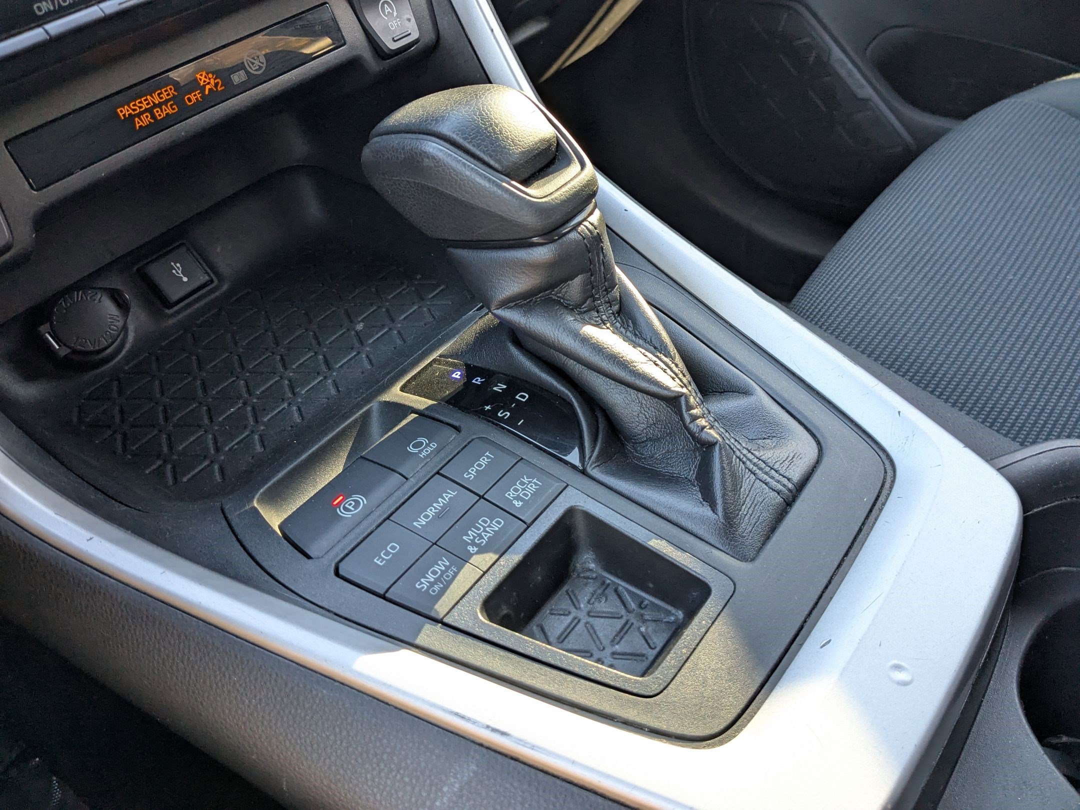 Used 2020 Toyota RAV4 LE w/ All Weather Liner Package image 24