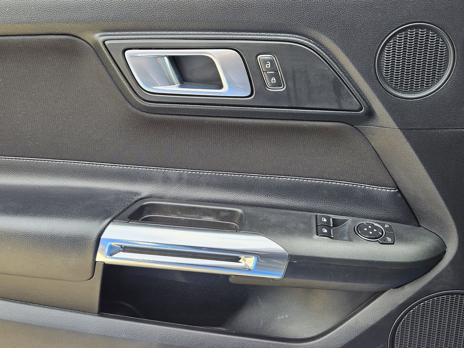 Used 2020 Ford Mustang Coupe w/ Equipment Group 101A RWD image 26