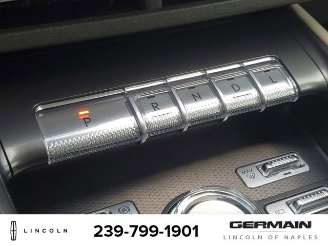 New 2025 Lincoln Nautilus Premier image 25