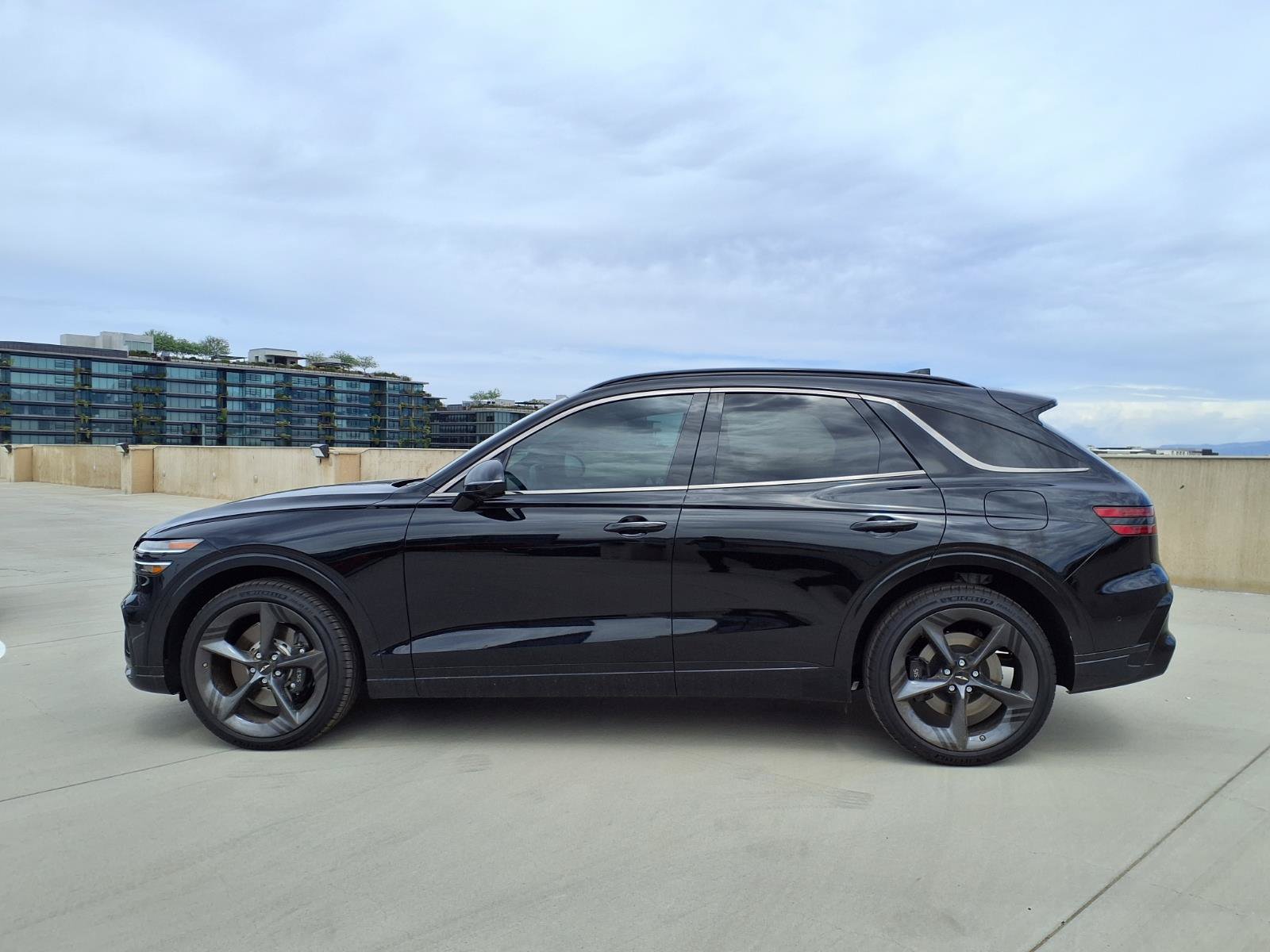 Certified 2026 Genesis GV70 3.5T Sport Prestige AWD/4WD image 3