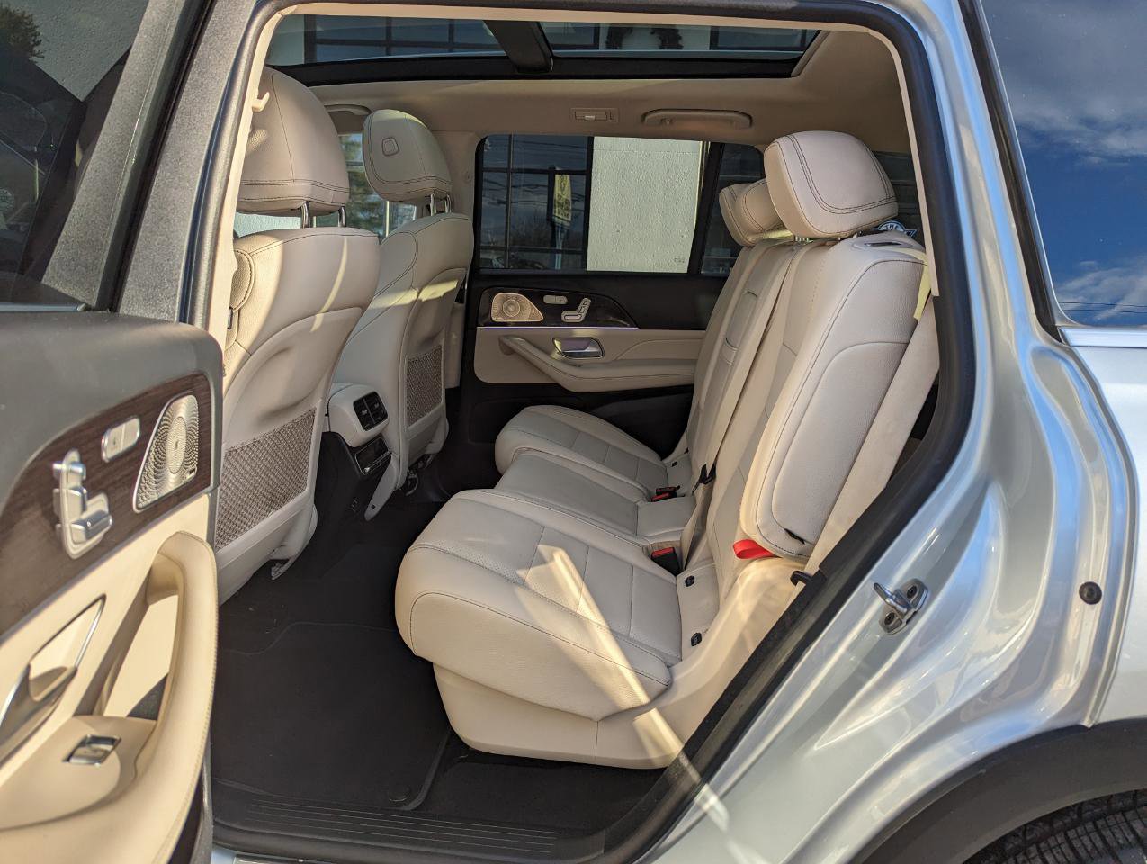 Used 2022 Mercedes-Benz GLS 450 4MATIC image 37