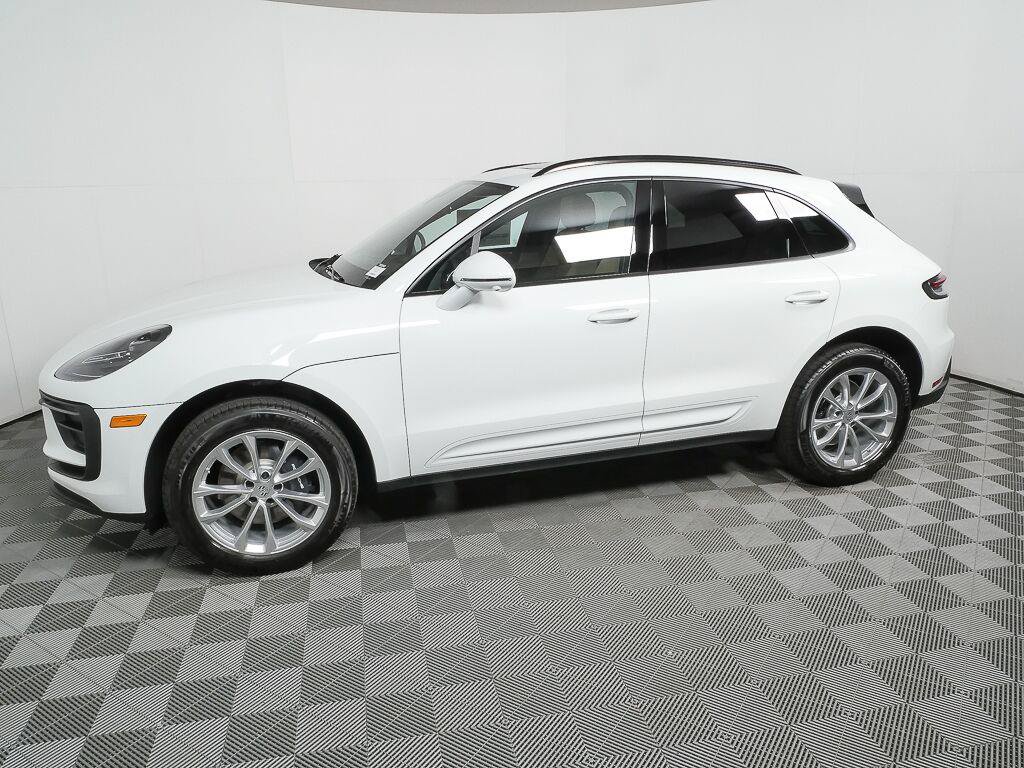 Certified 2026 Porsche Macan Turbo AWD/4WD image 2