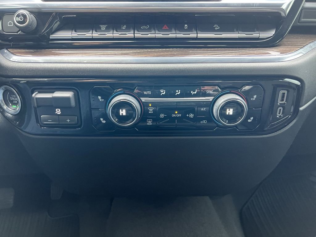 Used 2024 Chevrolet Silverado 3500 LT w/ Convenience Package image 11