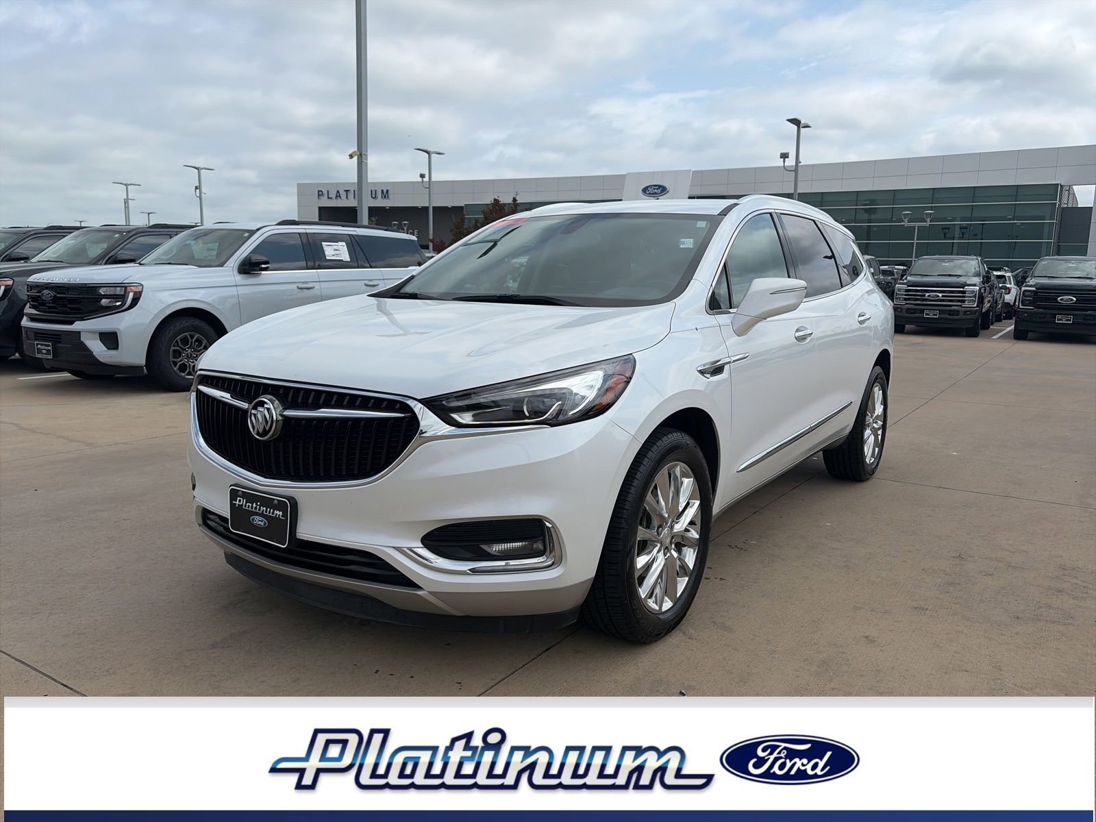 Used 2019 Buick Enclave Essence FWD image 1