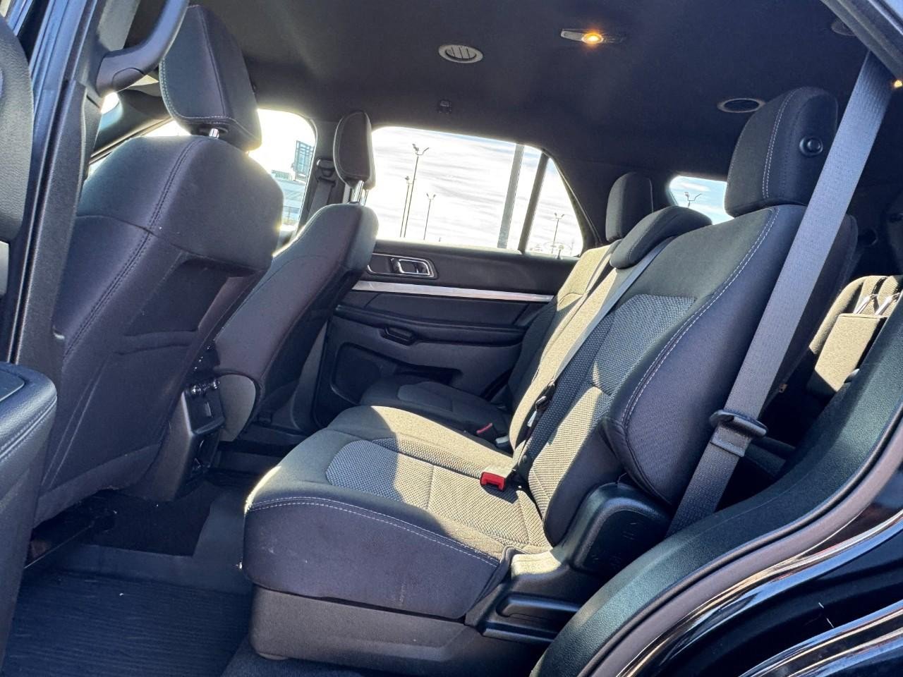 Used 2018 Ford Explorer XLT w/ Equipment Group 201A image 10