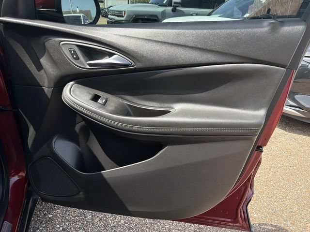Used 2023 Buick Encore GX Essence w/ Experience Buick Package FWD image 18