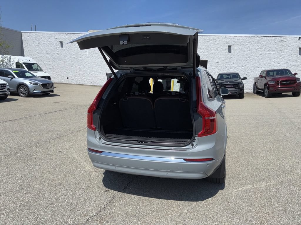 Used 2024 Volvo XC90 B6 Ultimate w/ Protection Package Premier AWD/4WD image 16