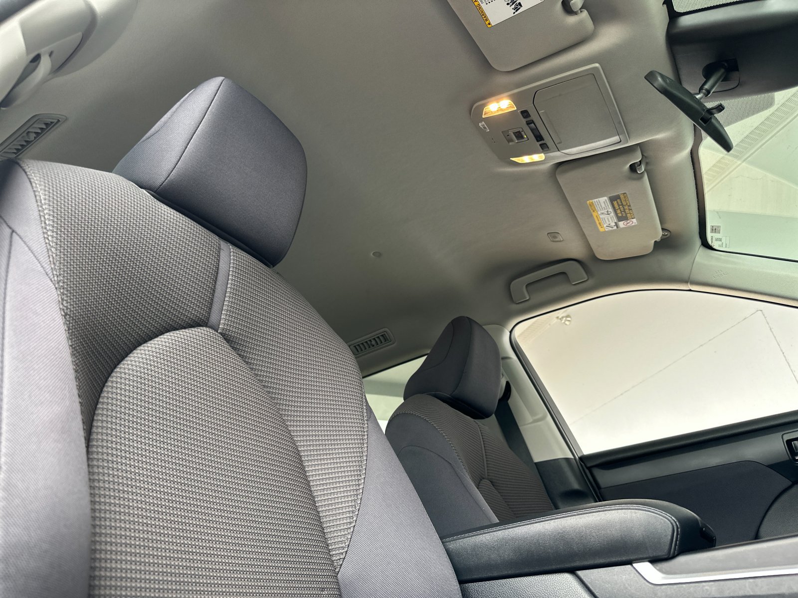 Used 2023 Toyota Highlander LE AWD/4WD image 17