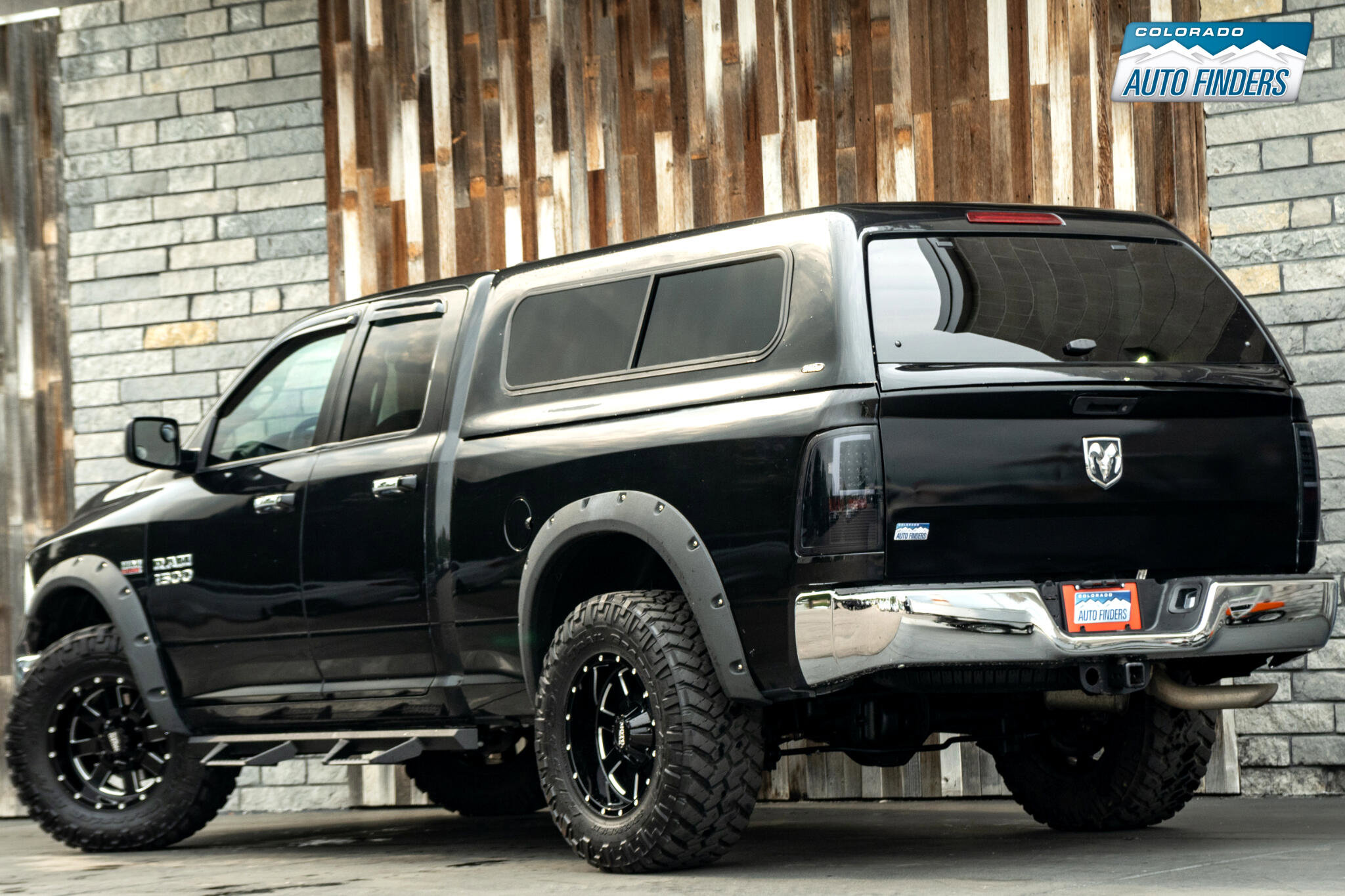 Used 2017 RAM 1500 Classic SLT image 4