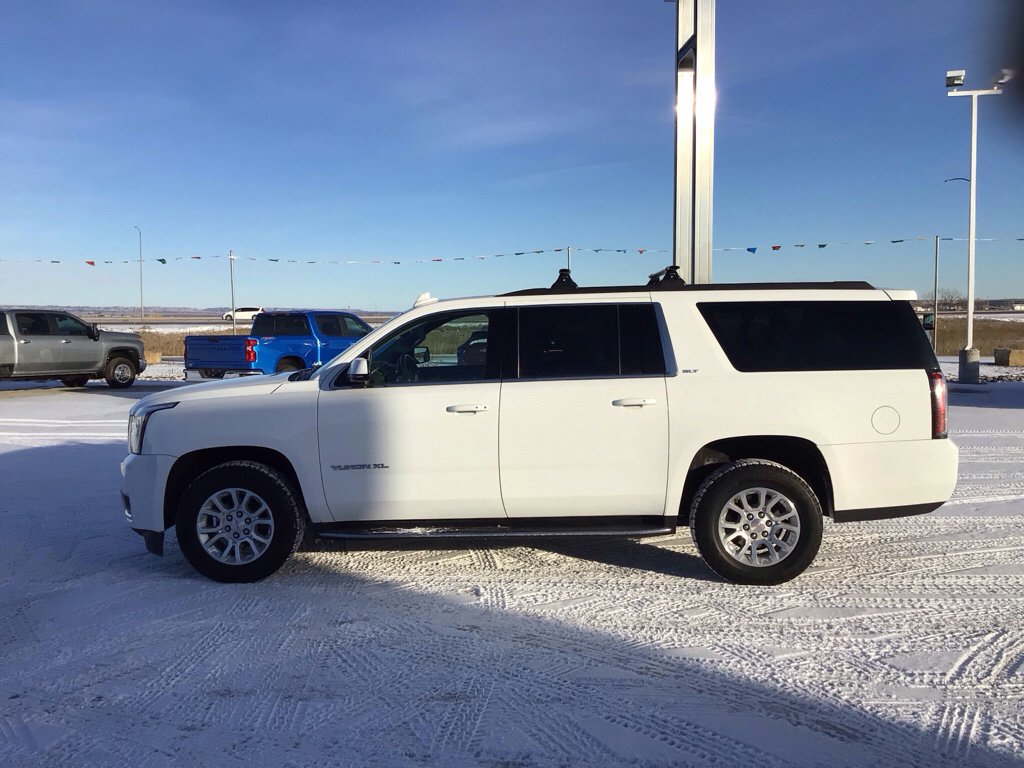 Used 2020 GMC Yukon XL SLT image 2