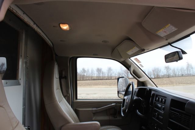 Used 2016 Chevrolet Express 3500 image 10