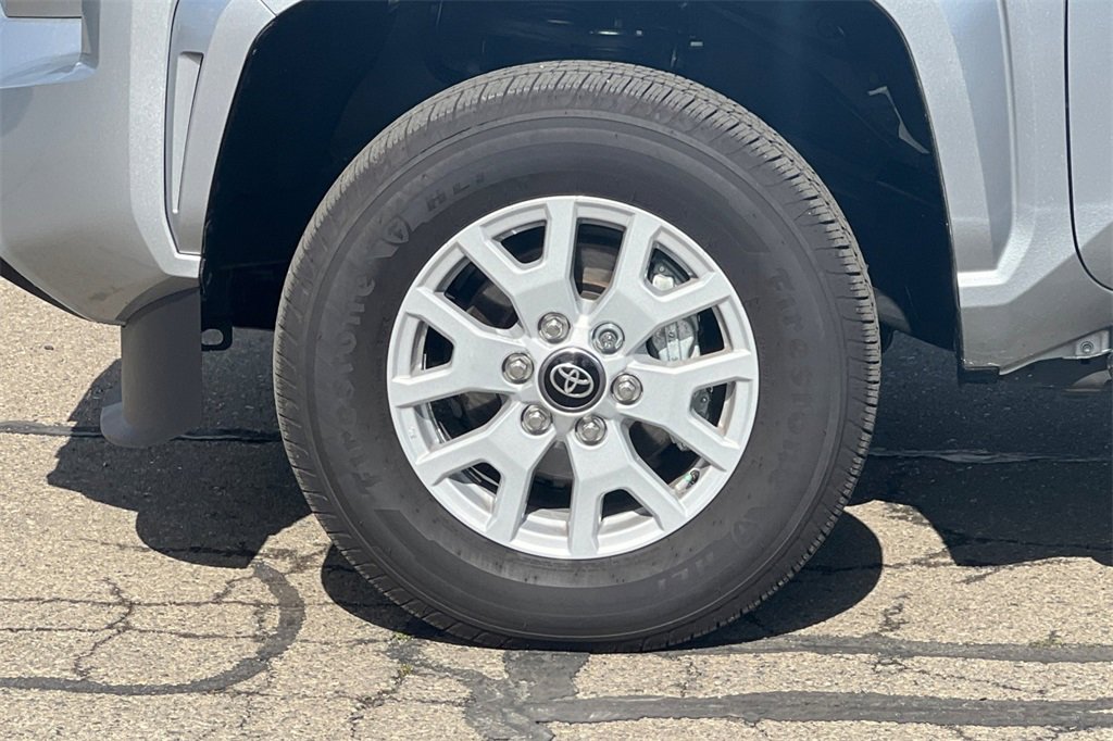 Used 2025 Toyota Tacoma SR5 image 28