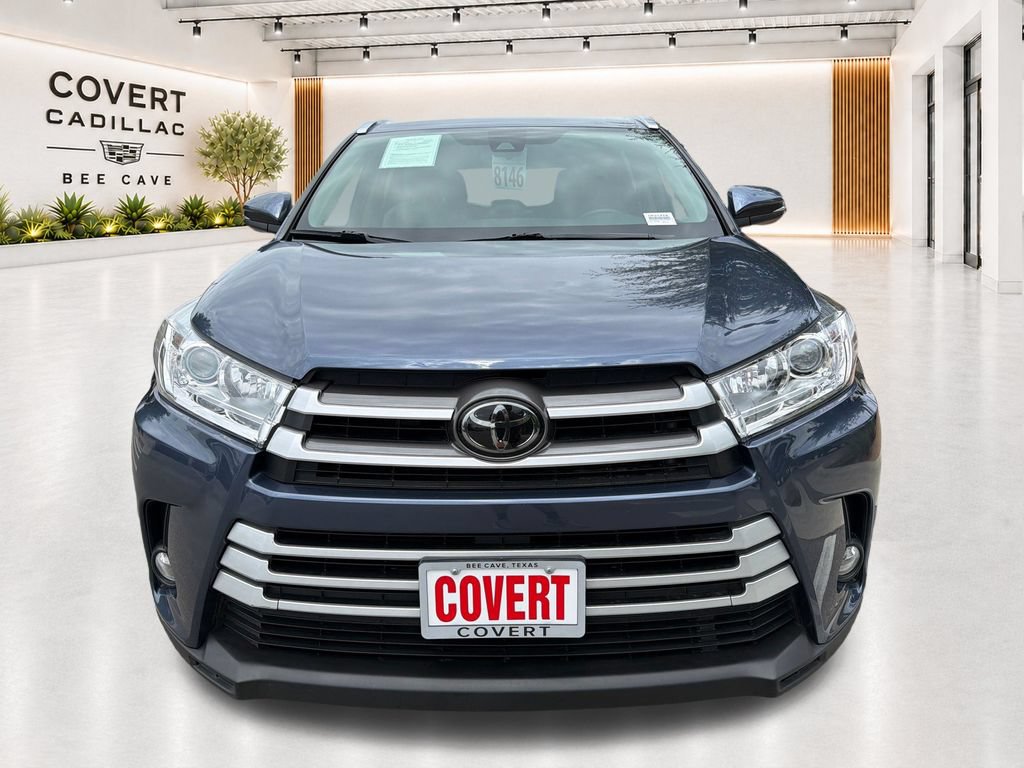 Used 2018 Toyota Highlander XLE FWD video 3