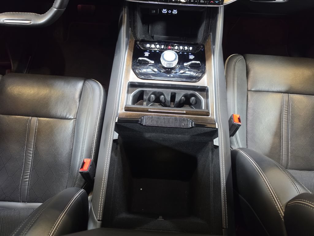 Certified 2023 Jeep Grand Wagoneer L Series II AWD/4WD image 16