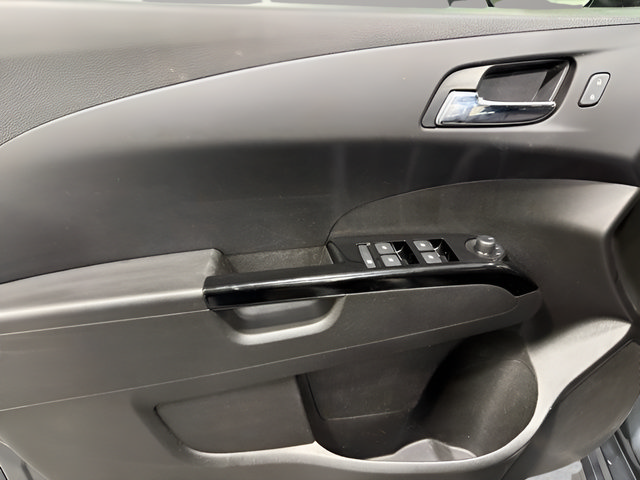 Used 2019 Chevrolet Sonic LT FWD image 9