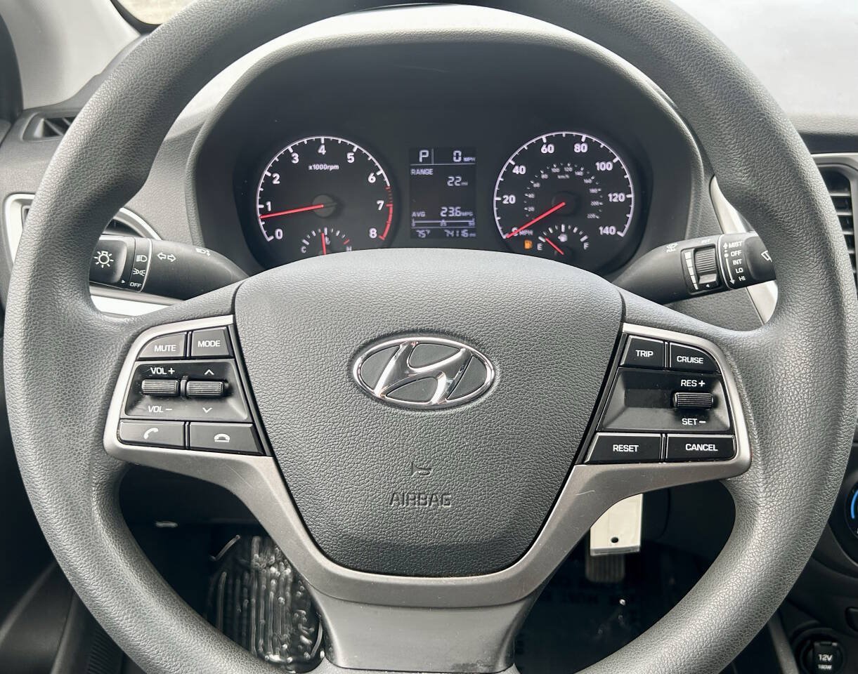 Used 2022 Hyundai Accent SE FWD image 13