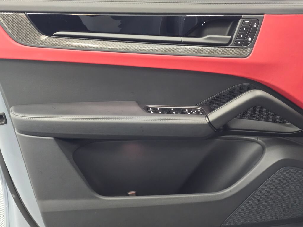 Certified 2024 Porsche Cayenne Turbo GT AWD/4WD image 34
