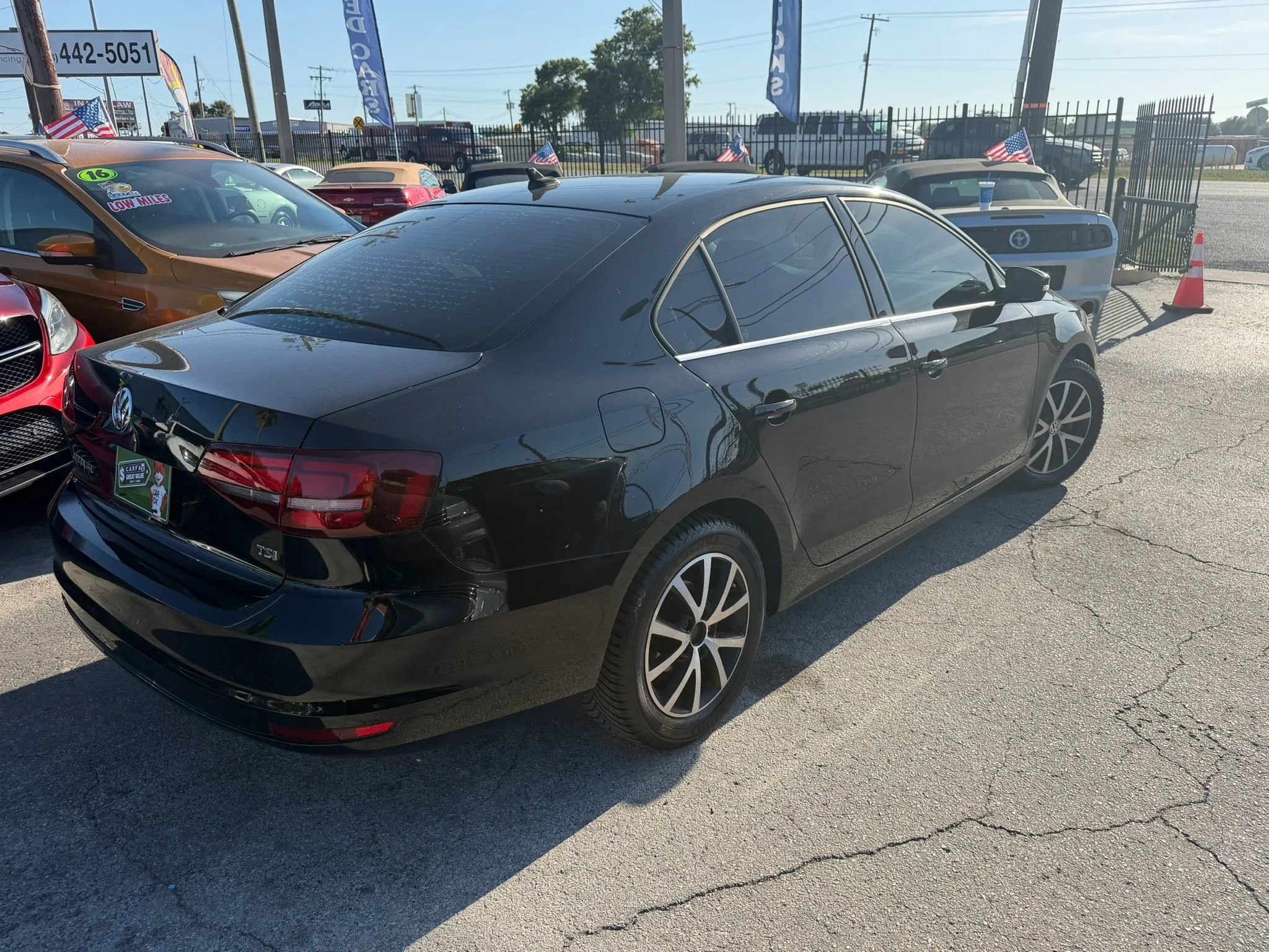 Used 2017 Volkswagen Jetta SE FWD image 4