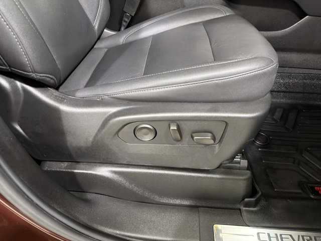 Used 2023 Chevrolet Tahoe Z71 w/ Luxury Package AWD/4WD image 37