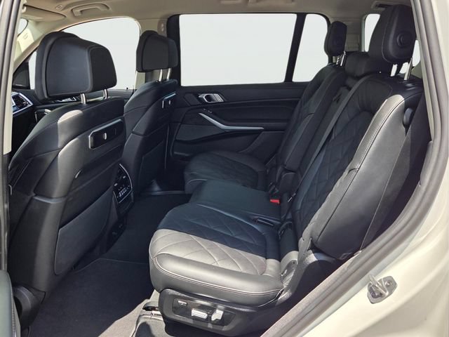 Used 2025 BMW X7 xDrive40i w/ Premium Package AWD/4WD image 5