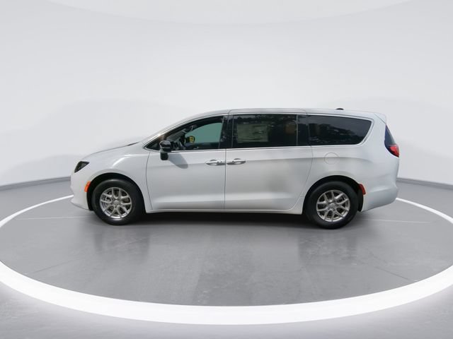 New 2025 Chrysler Voyager LX FWD image 5