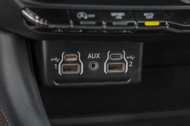 Used 2024 Dodge Durango GT RWD image 19