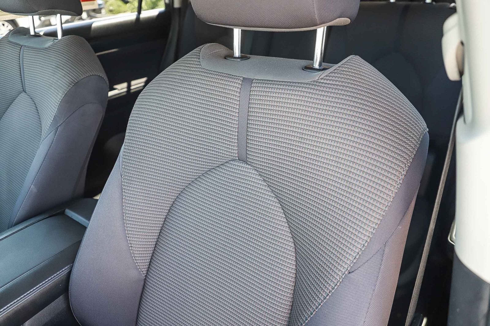Used 2023 Toyota Highlander LE FWD image 24