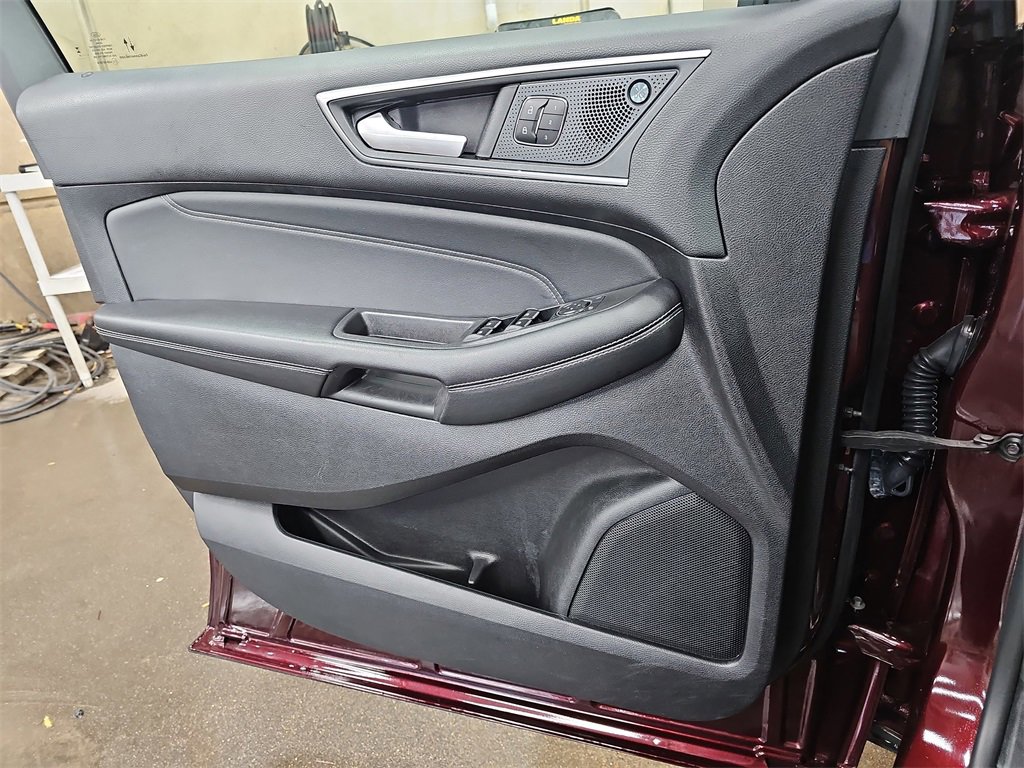 Used 2024 Ford Edge Titanium image 24