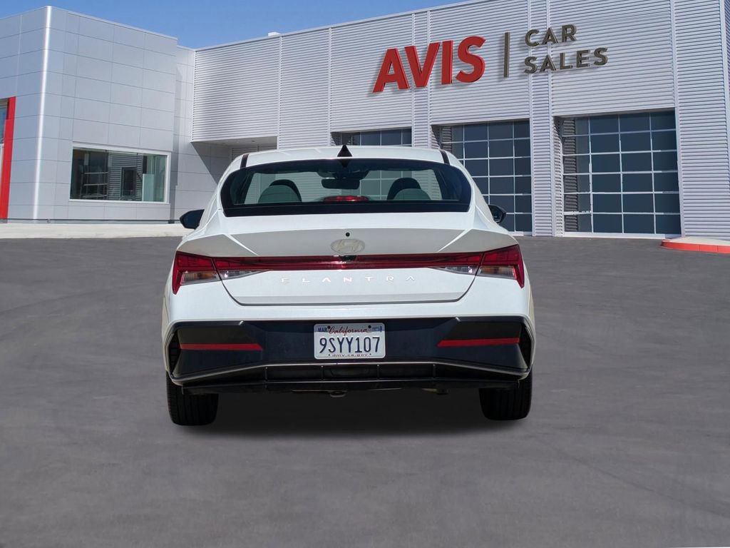 Used 2025 Hyundai Elantra SEL FWD image 7
