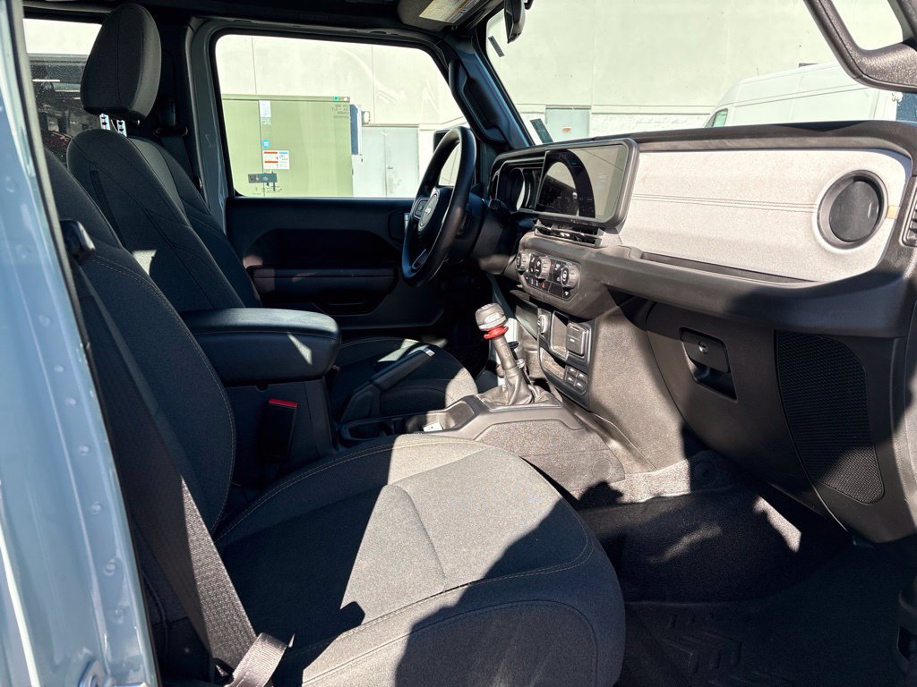 Used 2024 Jeep Wrangler Unlimited Sport AWD/4WD image 25