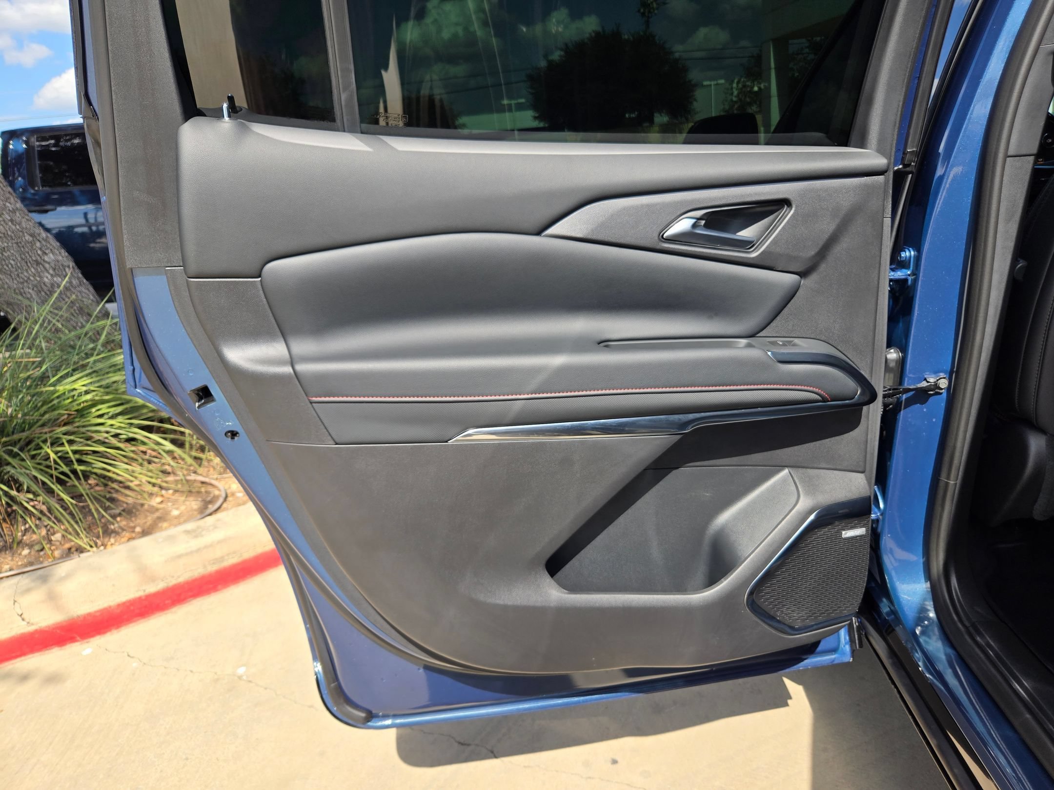 Certified 2026 Chevrolet Traverse RS w/ LPO, Floor Liner Package AWD/4WD image 22