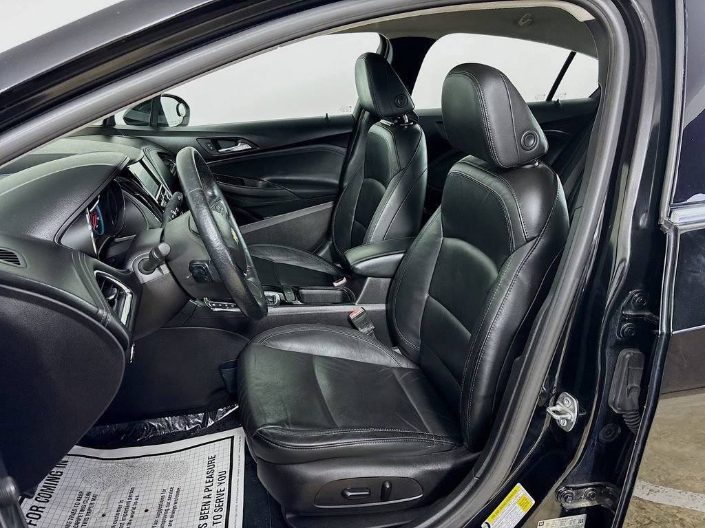 Used 2017 Chevrolet Cruze Premier FWD image 11