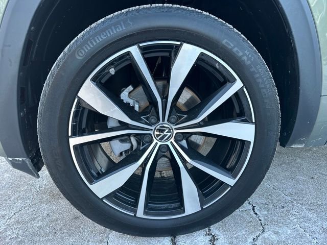 Used 2025 Volkswagen Atlas Cross Sport SEL Premium R-Line image 10