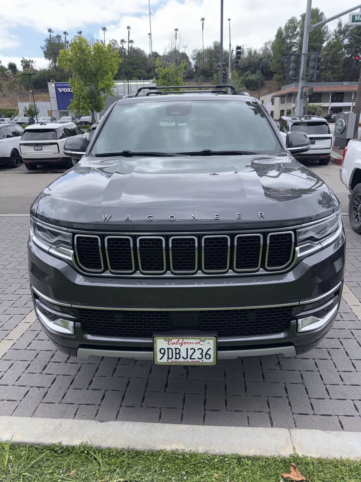Used 2022 Jeep Wagoneer Series II AWD/4WD image 1