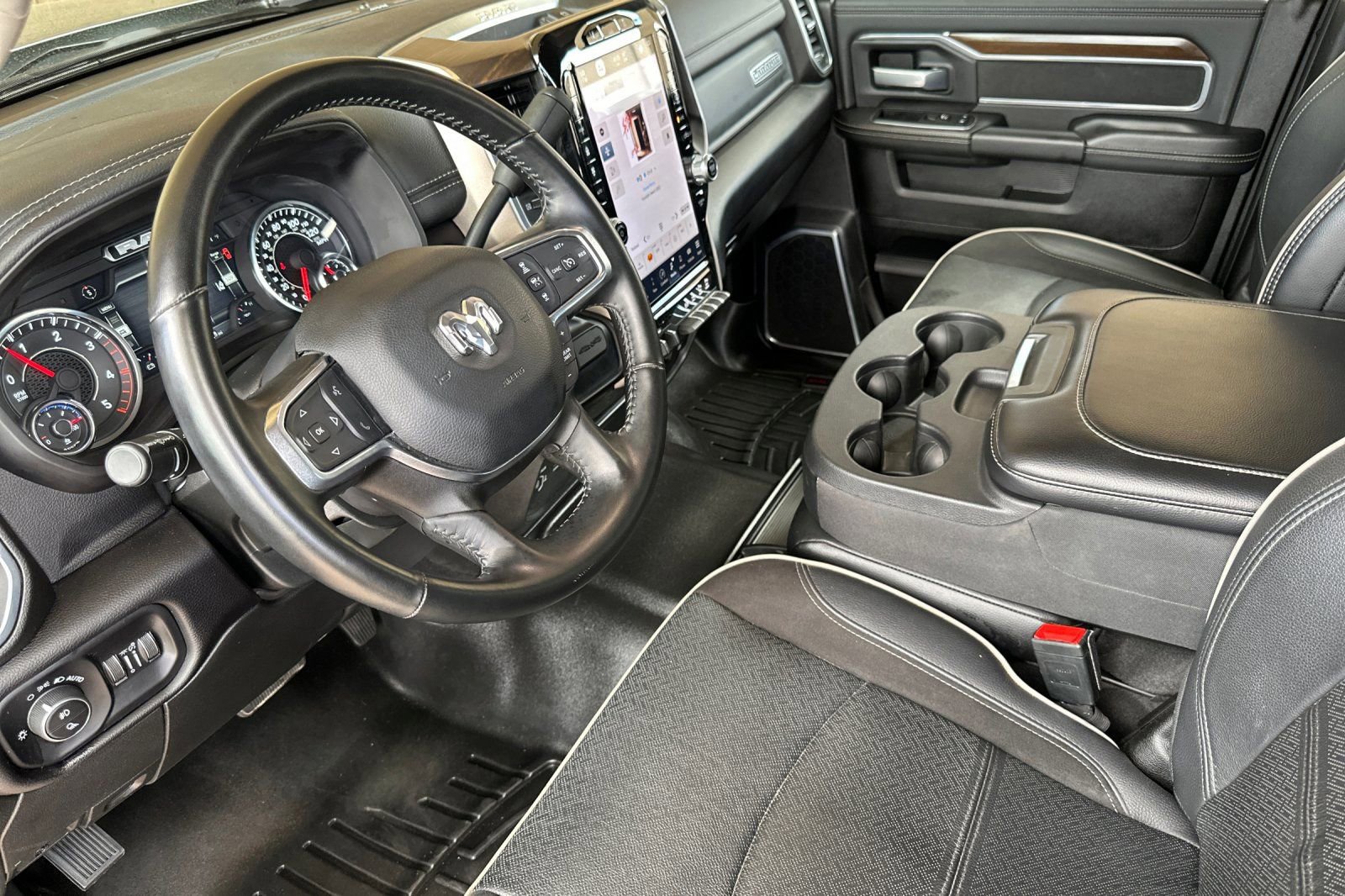 Used 2024 RAM 2500 Laramie w/ Safety Group AWD/4WD image 10