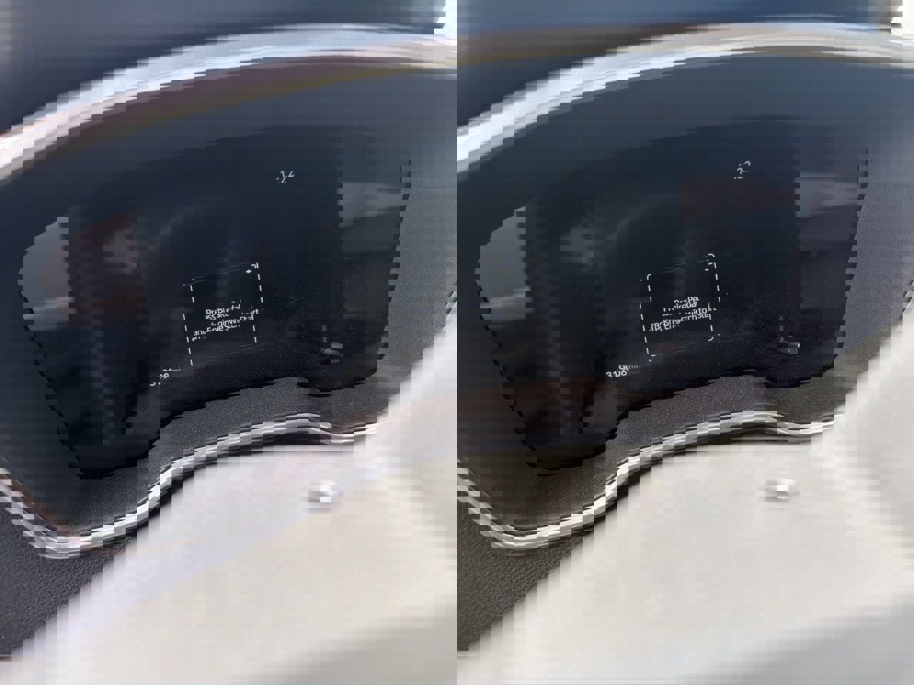 Used 2025 Toyota Corolla Cross XLE w/ Convenience Package FWD image 12