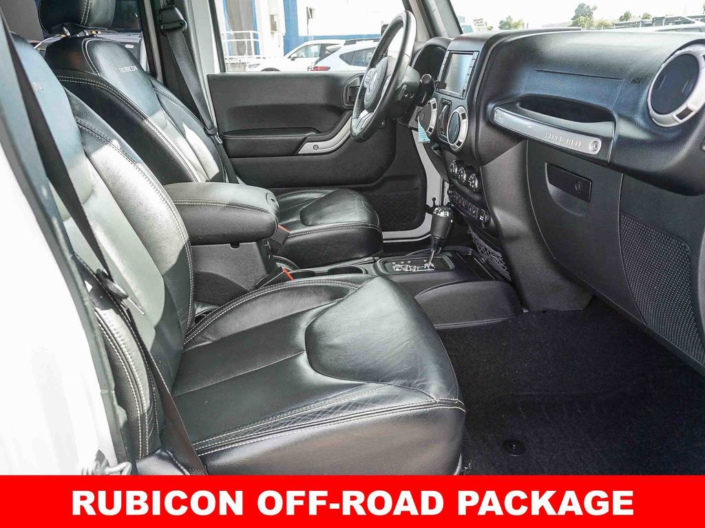 Used 2016 Jeep Wrangler Unlimited Rubicon AWD/4WD image 12