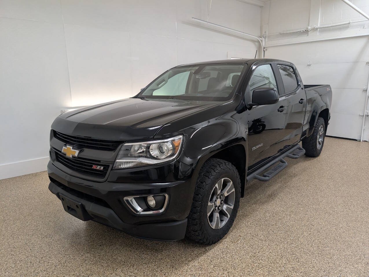 Used 2015 Chevrolet Colorado Z71 AWD/4WD image 2