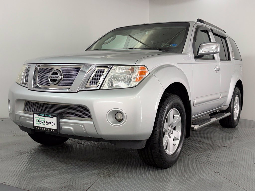 Used 2012 Nissan Pathfinder SV RWD image 3