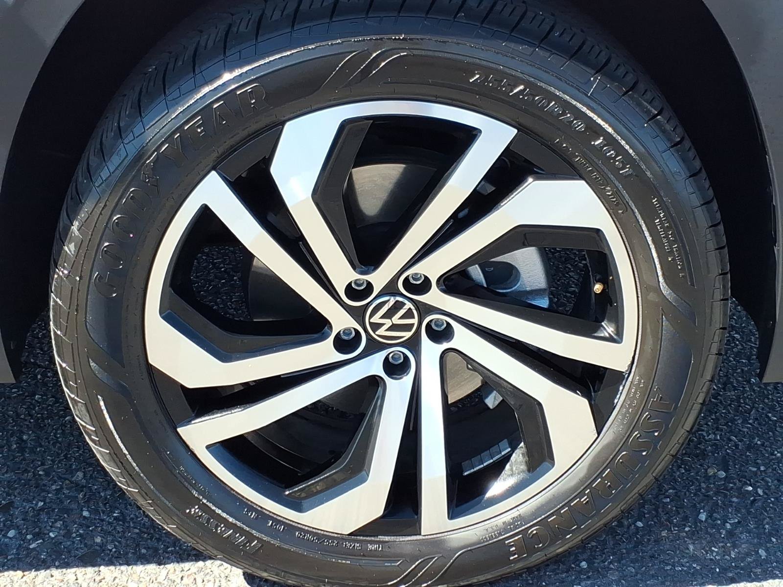 Certified 2023 Volkswagen Atlas SEL AWD/4WD image 9