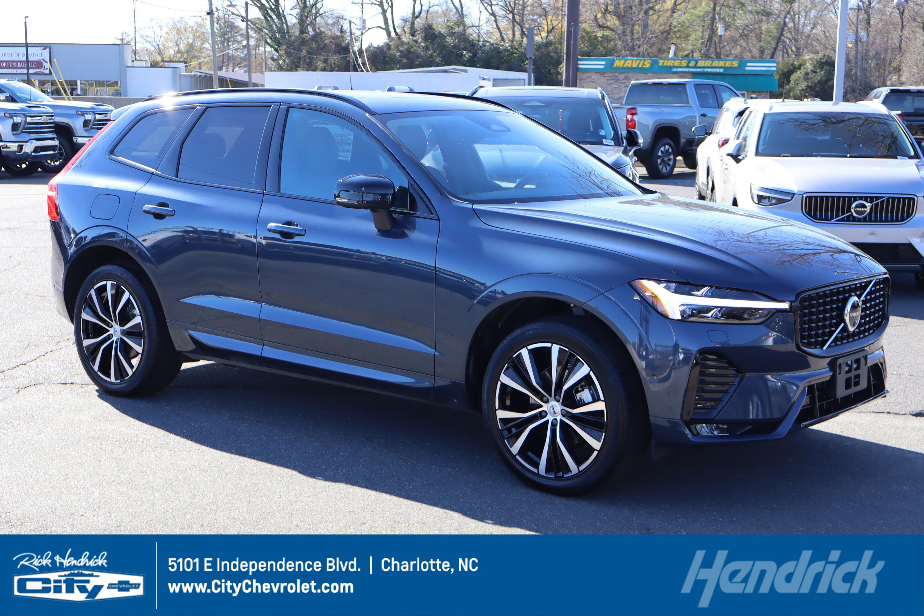 Used 2025 Volvo XC60 B5 Plus